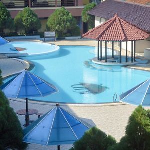Uni Beach Hotel